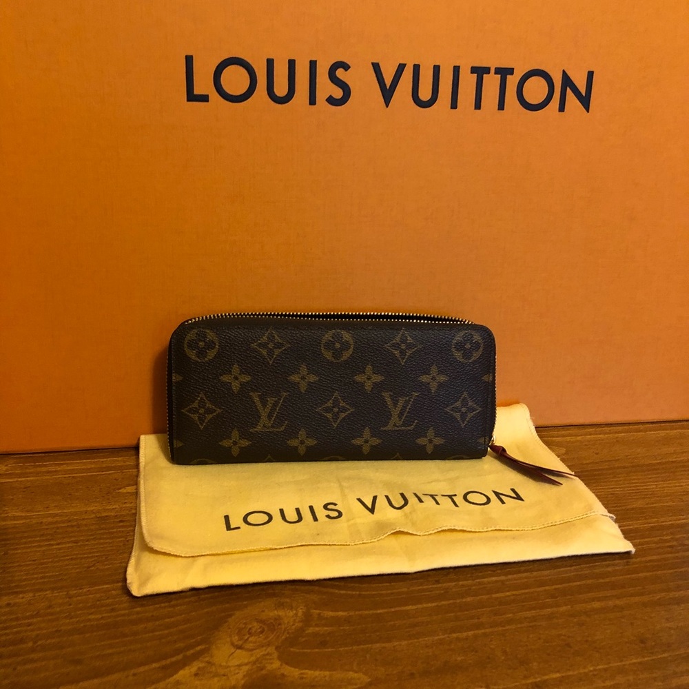 Louis Vuitton zippy wallet